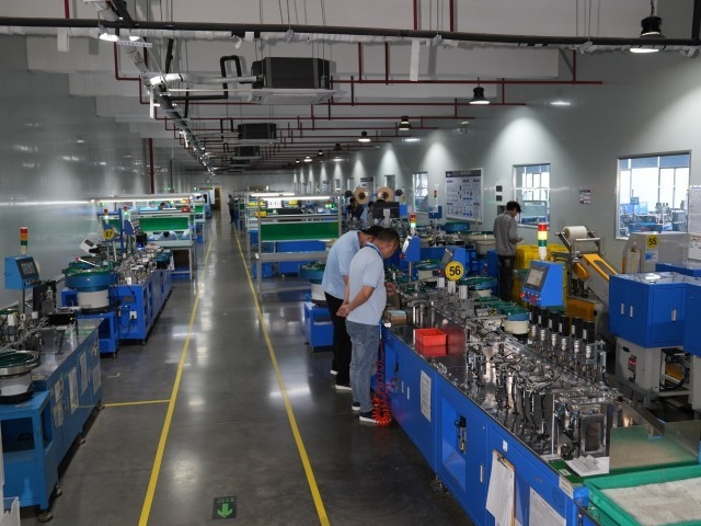 SCED ELECTRONICS CO., LTD. ligne de production en usine