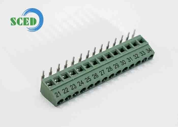 La hauteur de l'entrée est de 5,00 mm 300v, le bloc terminal de PCB est de 10A 2P-24P, l'entrée de fil à angle droit est de 12-26 AWG.
