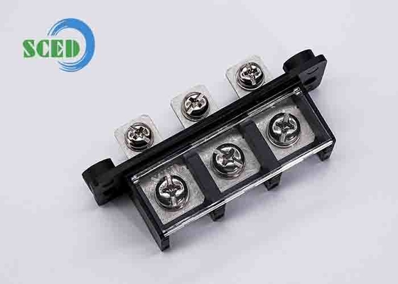 Pénombre 21.00mm 600V 65A 3P Bloc de borne de barrière rangée unique PBT M5 Connecteur de bloc de borne de puissance