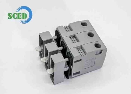 Longueur de décapage de 11 mm à travers les blocs de terminaux de panneau fournissant un nombre de positions de 2 à 24 et une cage de pince en acier pour les connexions de circuit